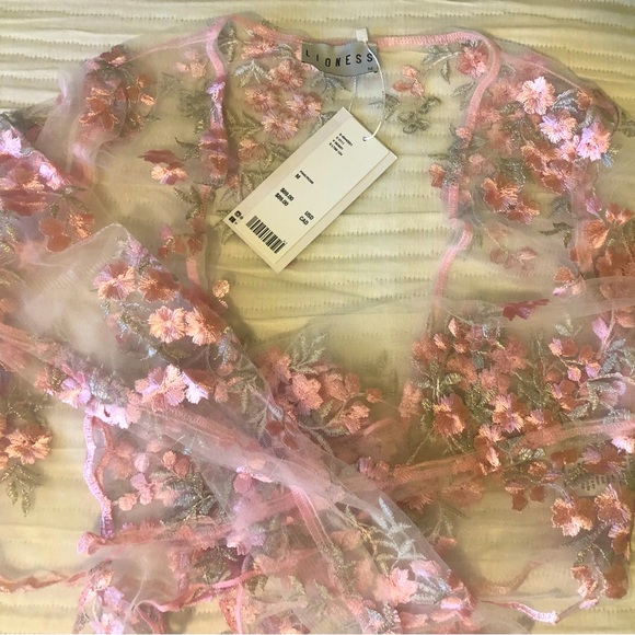 Lioness Barbarosa Sheer Floral Cropped Top - Picture 2 of 2